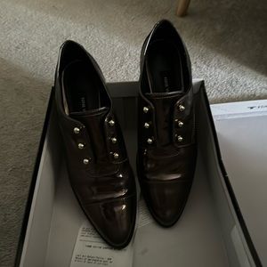 Metallic or brown/ black flat shoes